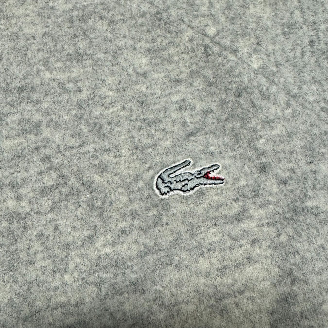 Lacoste Maglioni & Felpe: Lacoste vintage grey turtleneck lambswool sweater pullver – Usato da St. Gallen venduto da sourced_limited 1