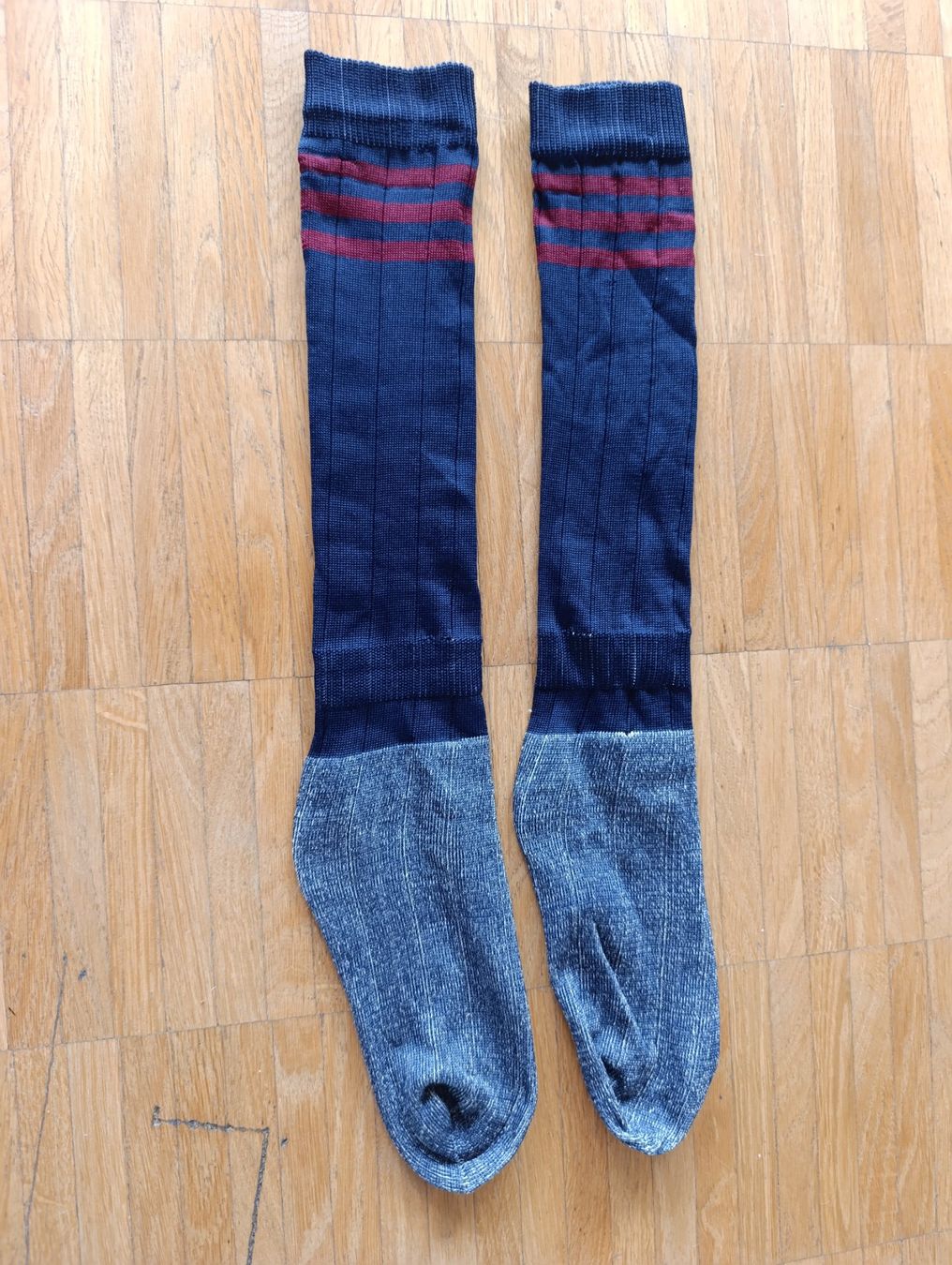 Socken: Fussball Stulpen Socken Gr 35 – Gebraucht aus Zürich von VorlonShadow 2