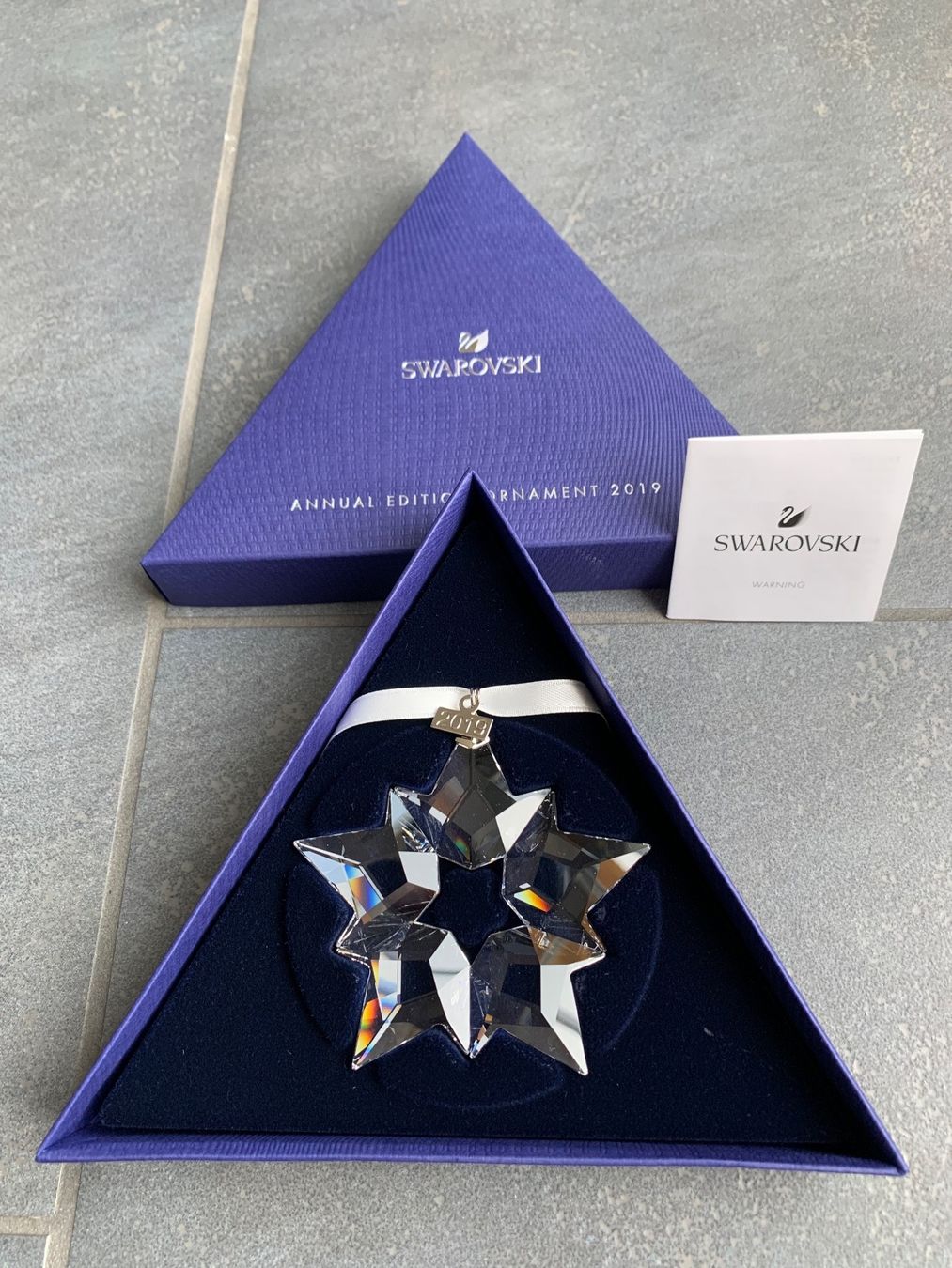 Swarovski Tutte le decorazioni: Swarovski Stern Ornament 2019 Gross – Nuovo e nell'imballaggio originale da Wil SG venduto da Sissi..79..