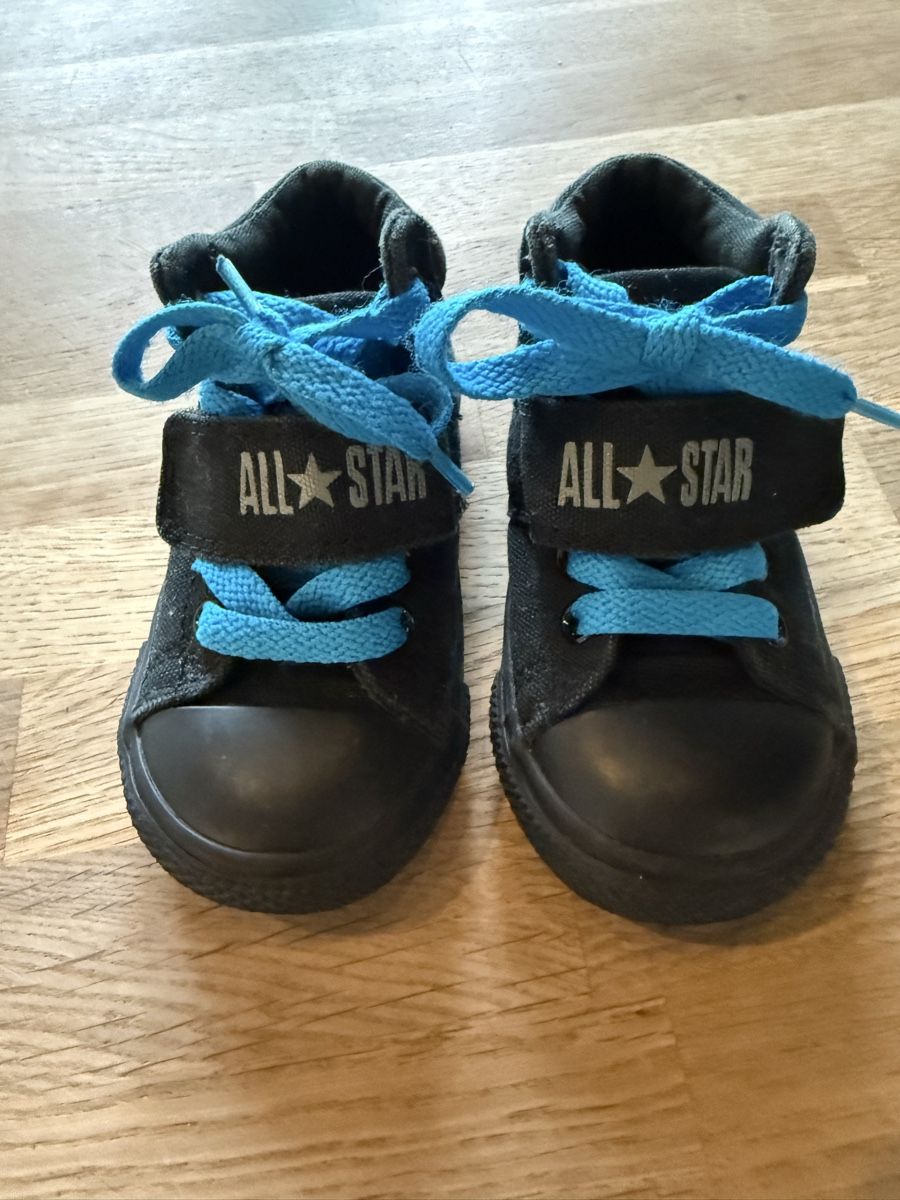 Converse Scarpe da uomo: Converse All Stars, Grösse 22 – Usato da Hinteregg venduto da Jazz-C