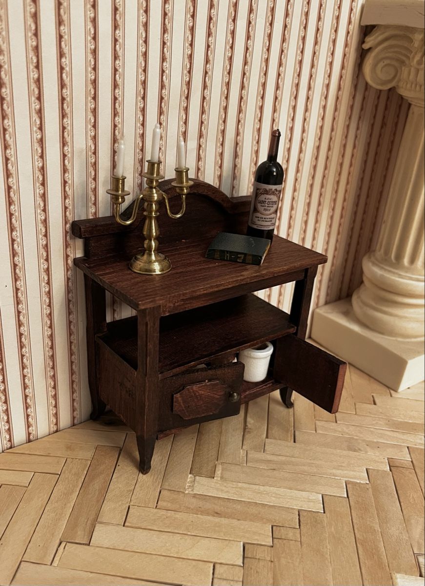 Case e mobili per bambole: Puppenkommode aus Holz – Usato da Brugg AG venduto da Faint.Memory 1