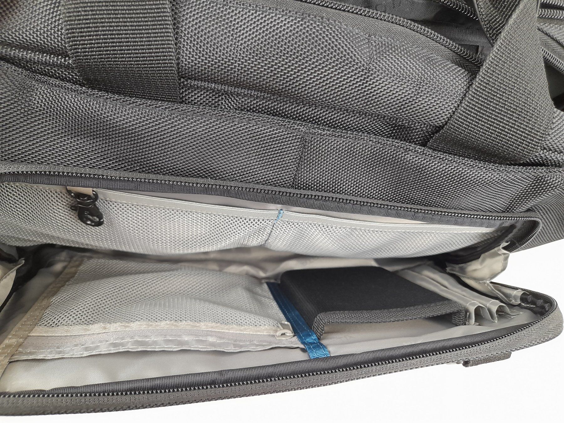 Taschen: DICOTA Laptop Tasche – Gebraucht aus Liebefeld von Restwert_Liebefeld 5