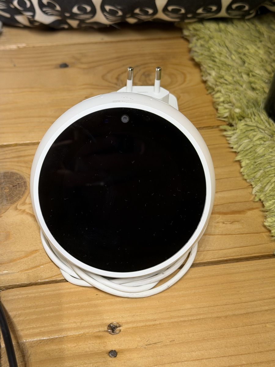Amazon Haut-parleurs: Amazon Echo Spot weiss – D'occasion à Beringen par VHSAM