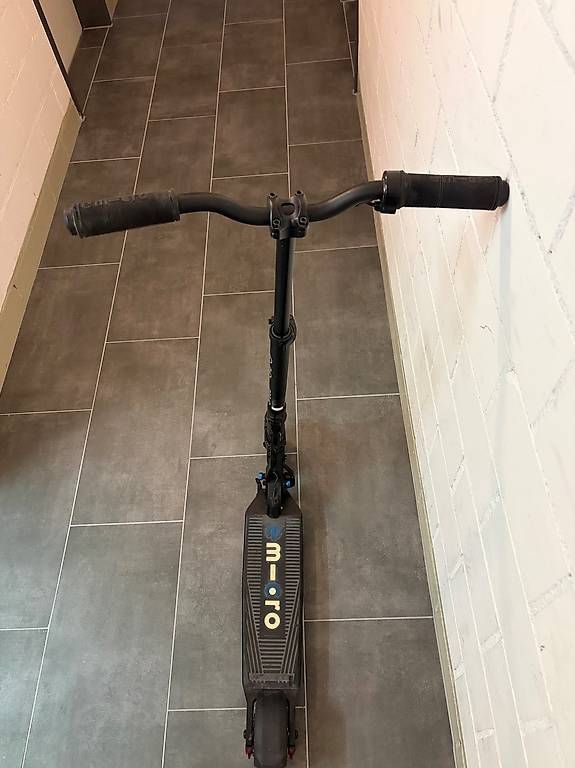Micro Kickboard: Micro Condor X3 E-Scooter – Usato da Meilen venduto da yoka01 1