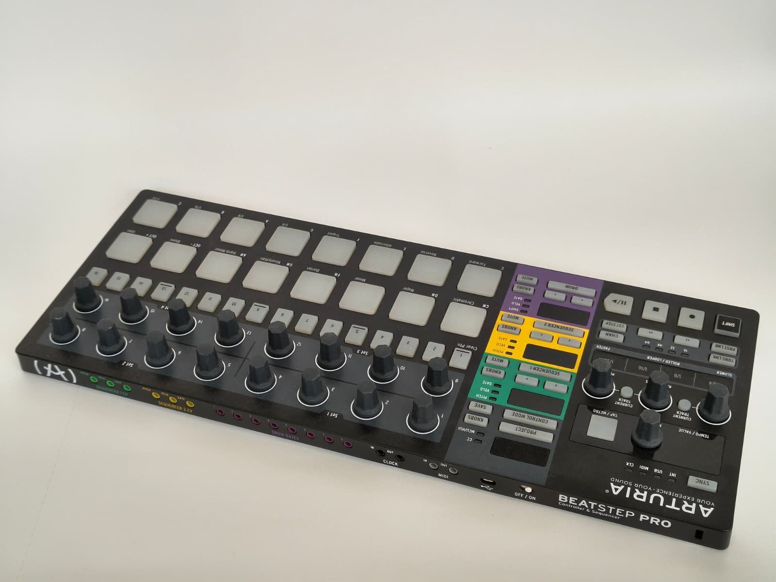 Systèmes de contrôle: Arturia BeatStep Pro Sequencer / MIDI Controller inkl. OVP & – D'occasion à Kriens par Cyrllek 1