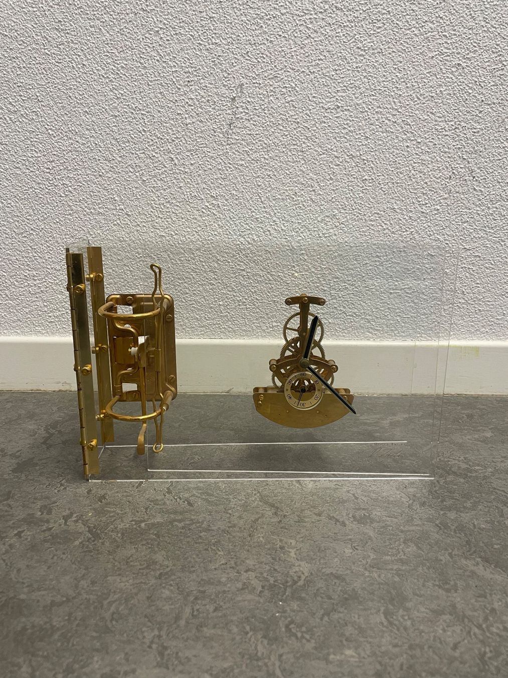 Montres: Goldfarbene Clock Engine Uhr - Made in Holland – D'occasion à Gümligen par Brocki-Reimal-Stift