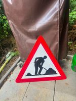 Baustellenschild „Achtung Bauarbeiten“