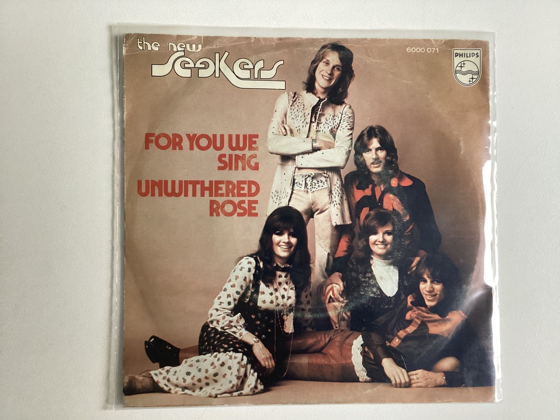 Dischi in vinile: New Seekers Single - For You We Sing / Unwithered Rose – Usato da Gutenswil venduto da Hamzian