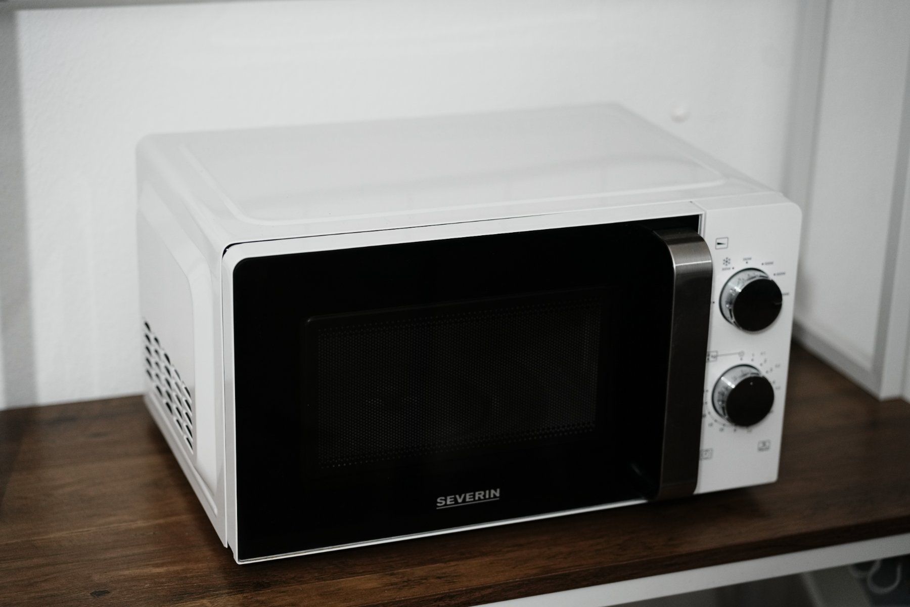 Backöfen: SEVERIN MW 7885 Microwave Oven 17L – Gebraucht aus Neuchâtel von yan_lq56