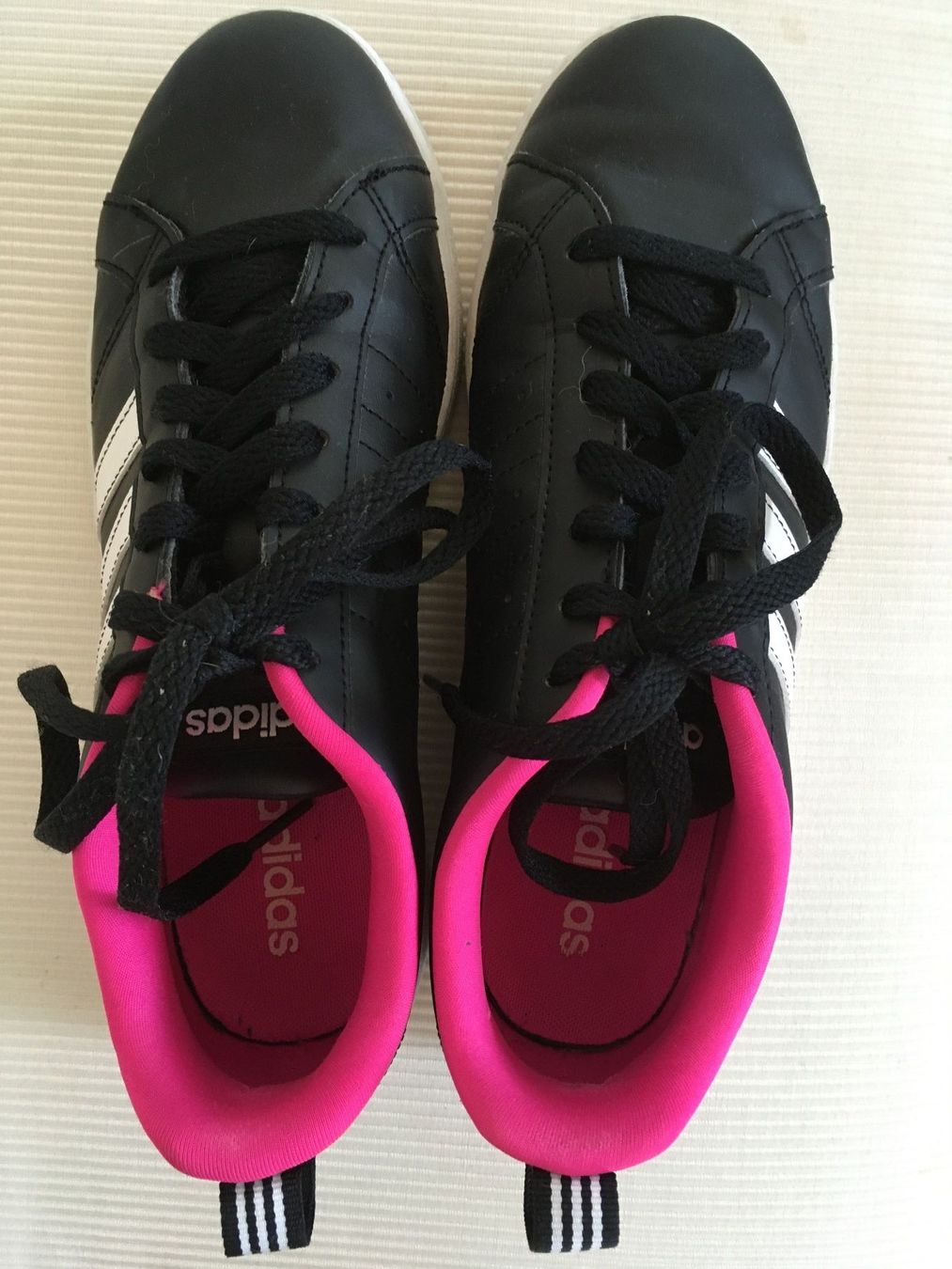 Adidas Damenschuhe: Adidas Sneakers Gr. 40 – Gebraucht aus Muotathal von robin40 1
