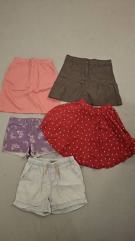 Hosen: Pantaloni corti e gonne – Gebraucht aus Losone von jan_8svf