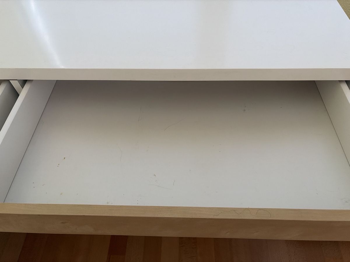 Scrivanie: Schreibtisch zu verschenken  – Usato da Feusisberg venduto da lis_rt9c 1