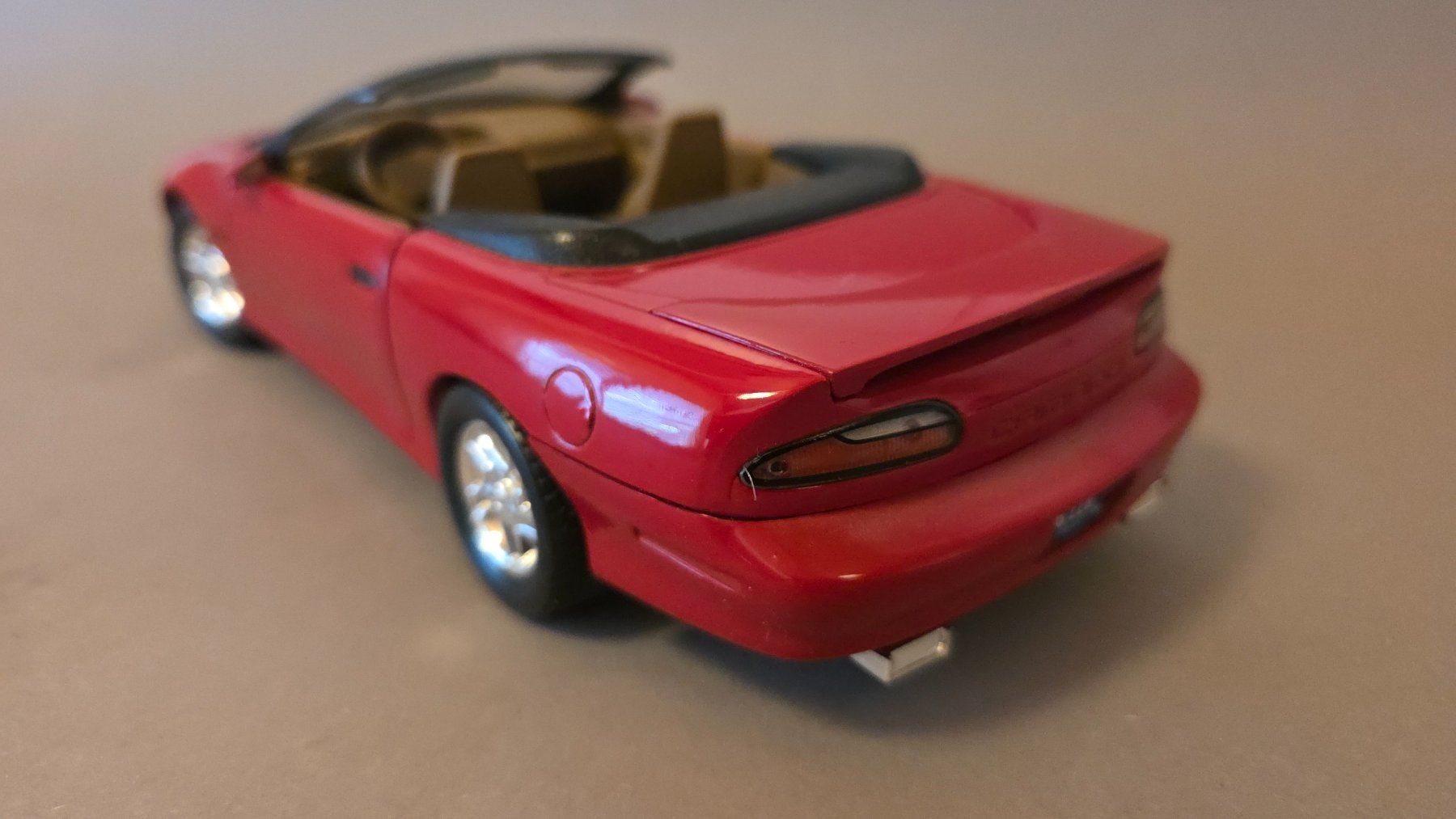 Ford Modellini d'auto: Chevrolet Camaro , 1:18  Vitrinenmodell, TOP – Usato da Hagenbuch ZH venduto da cougar1 2