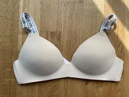 Victoria’s Secret Lightly Lined Wireless Bra 75B NEW
