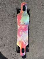 Longboard Madrid Skateboards 76 bunt gebrauchter Zustand