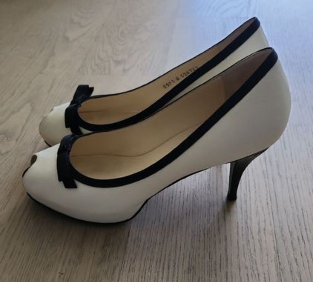Chanel Scarpe da donna: Chanel CC Logo Slingback Pumps Gr – Nuovo (secondo la descrizione) da Rotkreuz venduto da SiSi-13 1
