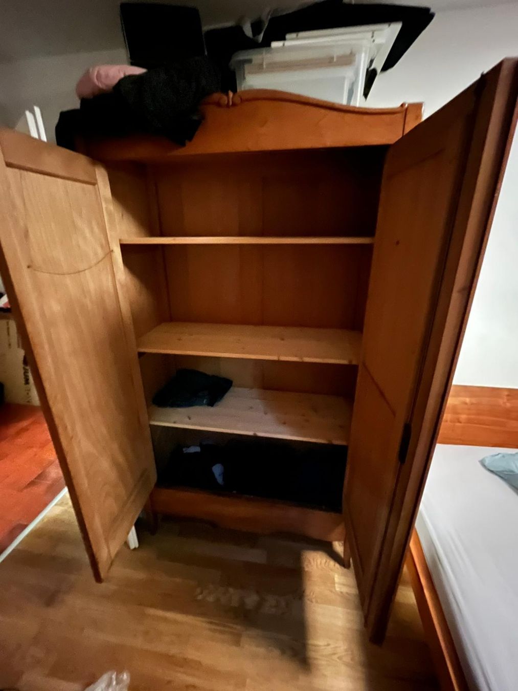 Armadi: Holzschrank mit Spiegel  – Usato da Zürich venduto da jan_99dw 2