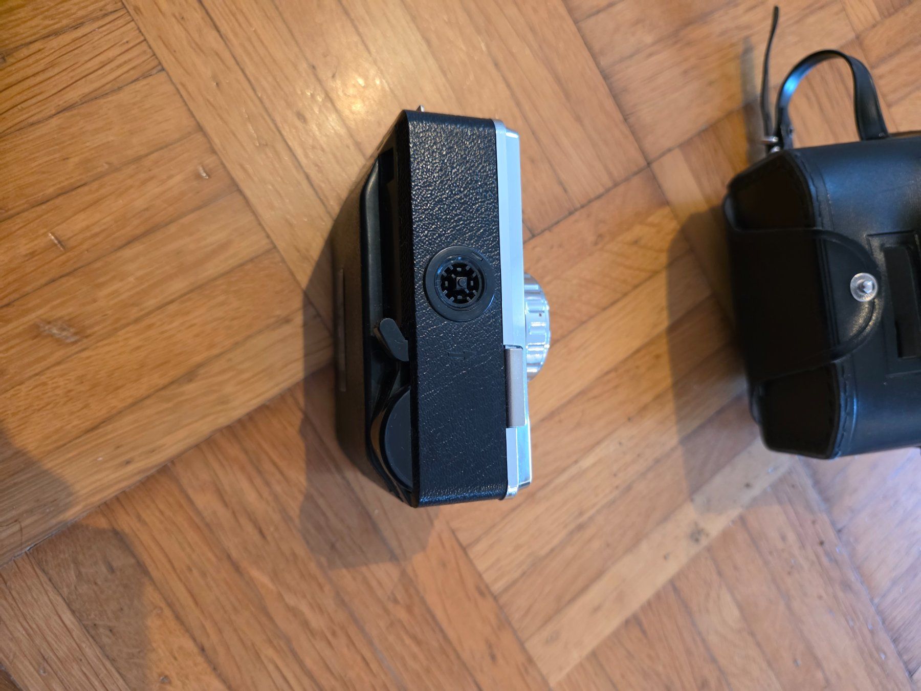 Kodak Fotocamera: Kodak Instamatic Kamera mit Tasche – Difettoso da Dorf venduto da Echo_Elements 3