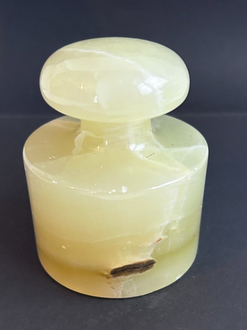 Statuette: Briefbeschwerer aus grünem Onyx – Usato da Zürich venduto da leia12 1