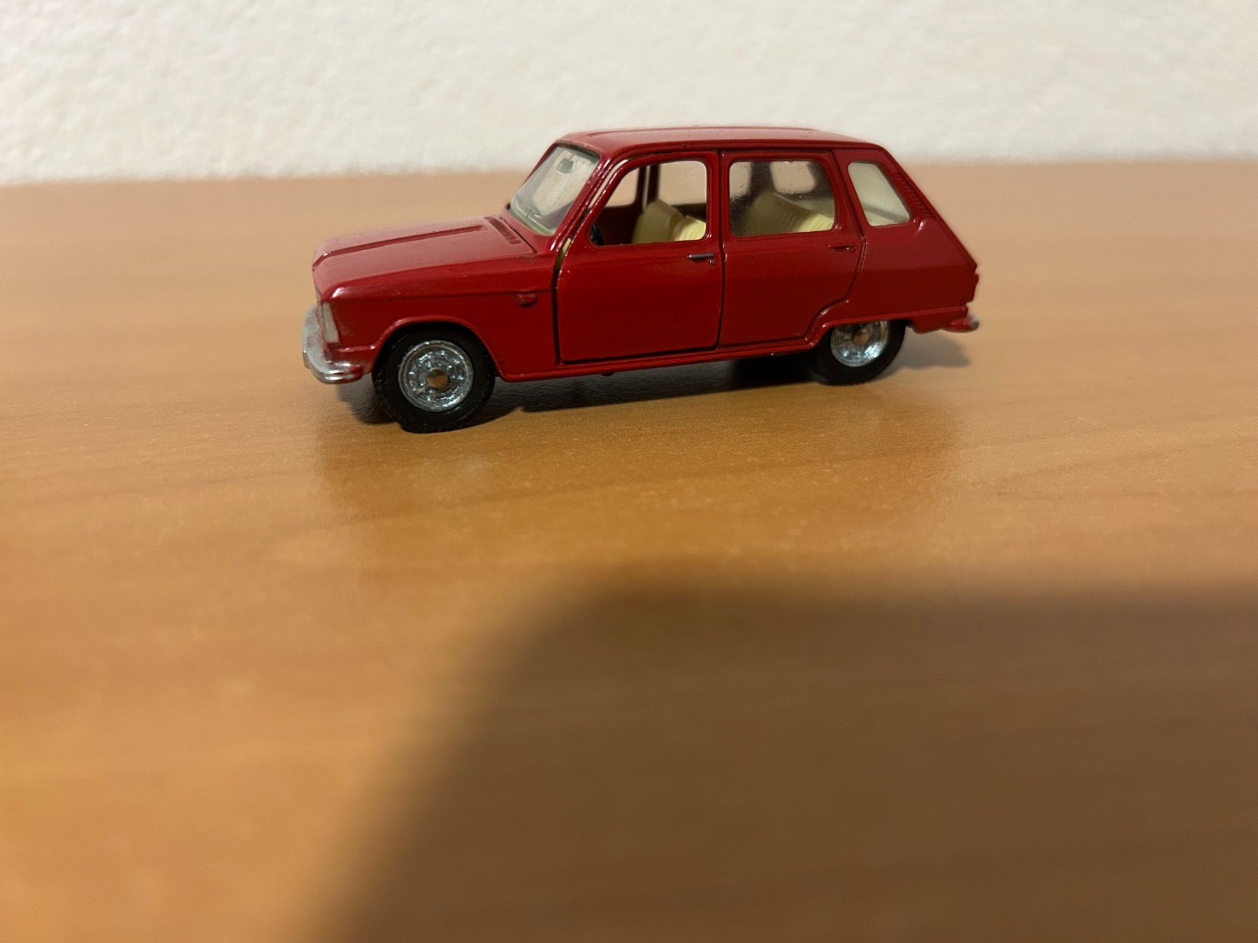 Renault Modellautos: Renault 6 1:43 Pilen – Gebraucht aus Schafisheim von Ducati57
