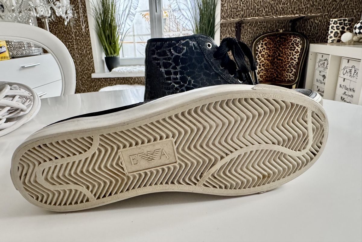 Armani Scarpe da donna: Armani sneaker leostyle – Usato da Niederurnen venduto da Chanel40 5