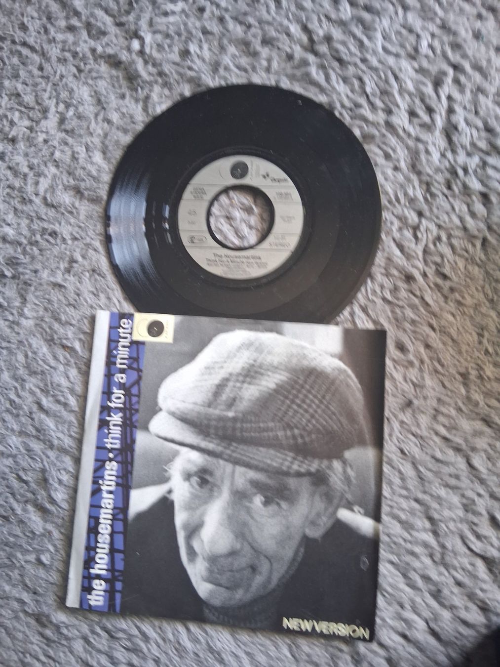 Dischi in vinile: THE HOUSEMARTINS     THINK FOR A MINUTE     7NER  SINGLE – Usato da Wetzikon ZH venduto da Ramones01