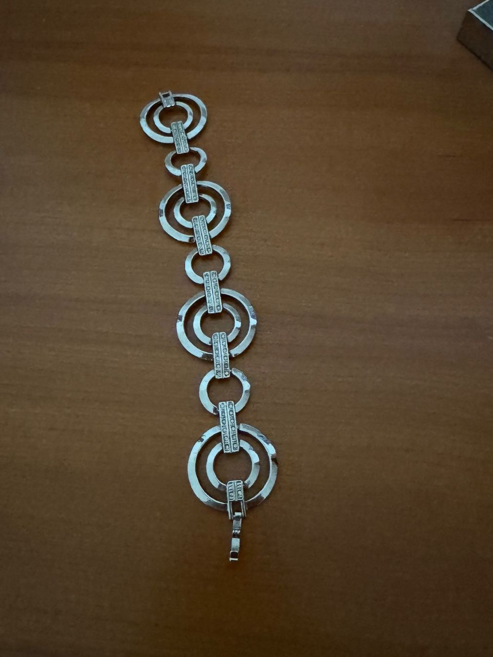 Bracciali & Braccialetti: Bracelet argenté à cercles, élégant ! – Usato da Pampigny venduto da nouveau11