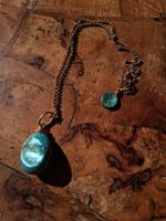Joli collier avec pendentif du créateur Dominique Denaive