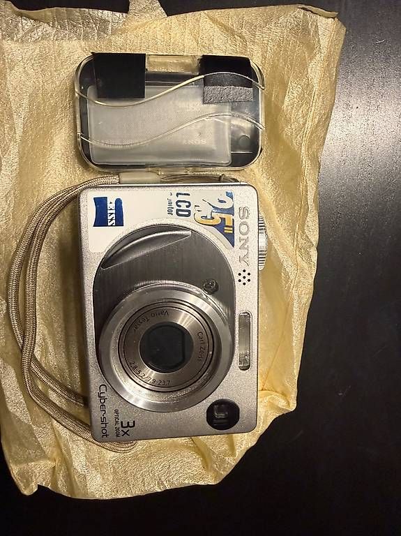 Fotocamera: Fotokamera sonie mit akku – Usato da Embrach venduto da Glumanda1992 1