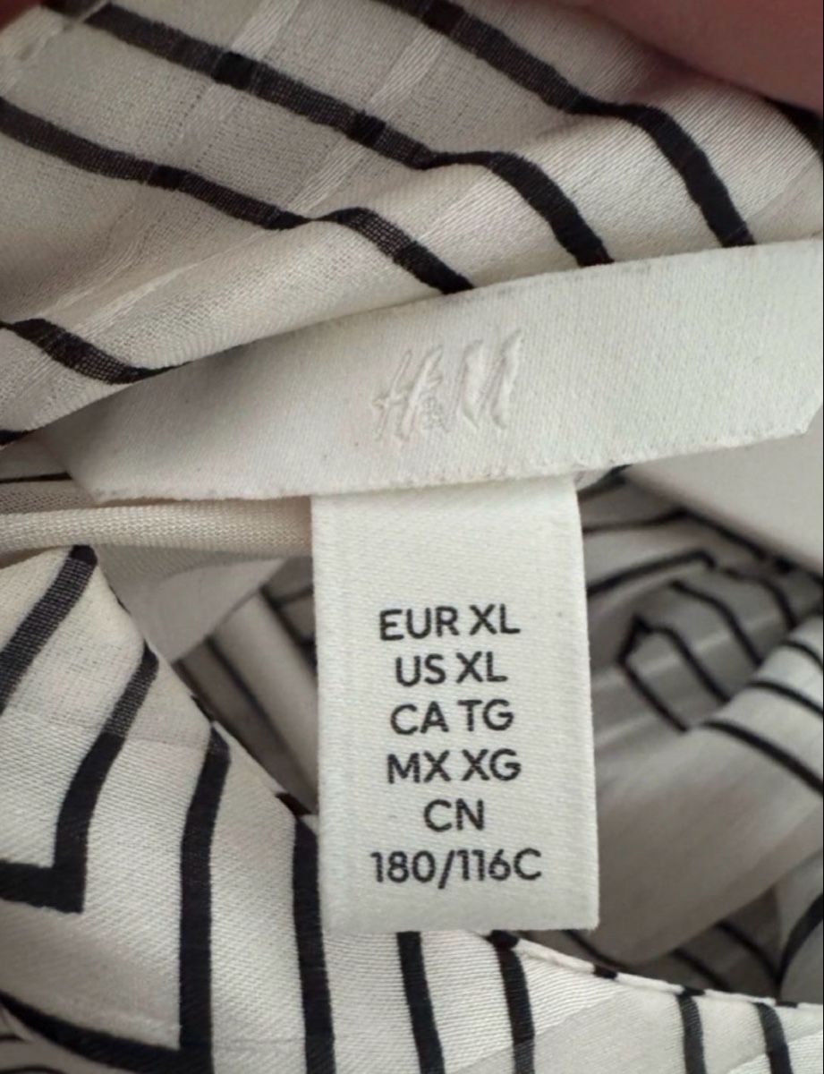 H&M Chemisiers: H&M Bluse, Gr.XL | einmal getragen – Neuf avec emballage d'origine à Sins par sum_lv6d 5