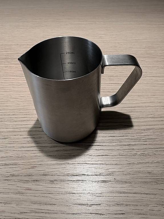 Annaffiatura & Irrigazione: Milchkännchen Barista, 250 ml – Nuovo (secondo la descrizione) da Adligenswil venduto da Johnsepia