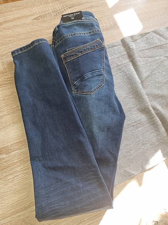 Jeans: Jeans tg.36 frau – Usato da Bassersdorf venduto da ros_mn7q 4