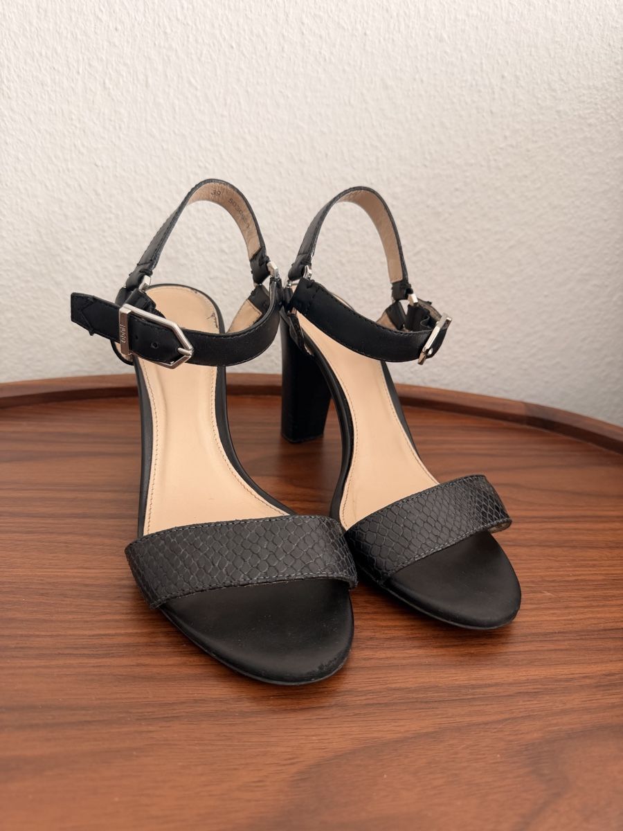 Hugo Boss Scarpe da donna: Hugo Boss Sandalen Gr. 39 – Usato da Dübendorf venduto da MariaS.