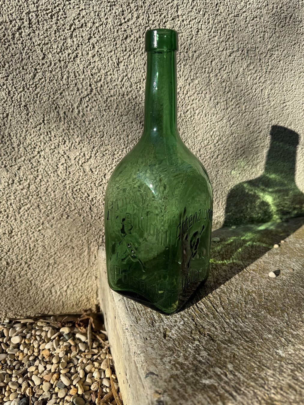 Bottiglie: Bouteille ancienne Attention Poison 3 langues – Usato da Lausanne venduto da winter27 3
