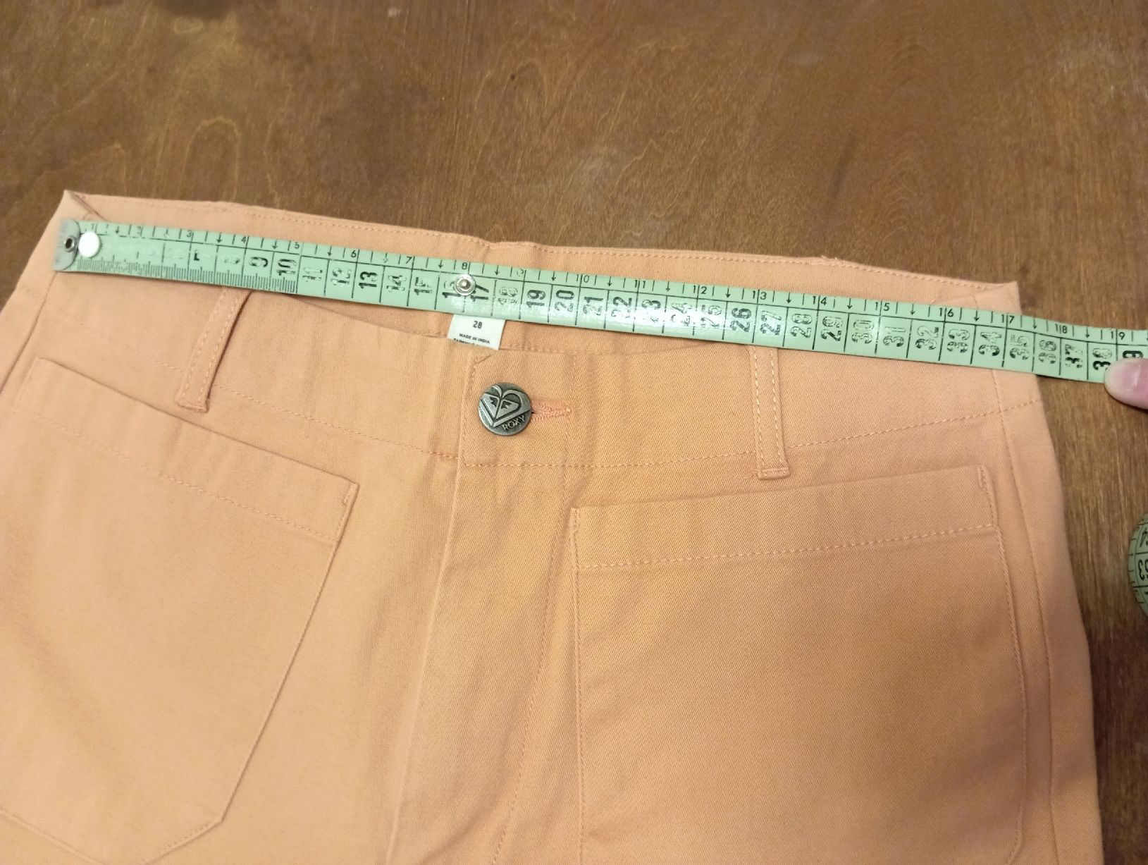 Roxy Pantaloni: Trendige Roxy Hose, Gr. 28, Top Zustand – Nuovo (secondo la descrizione) da Tamins venduto da LisaMorpurgo 2