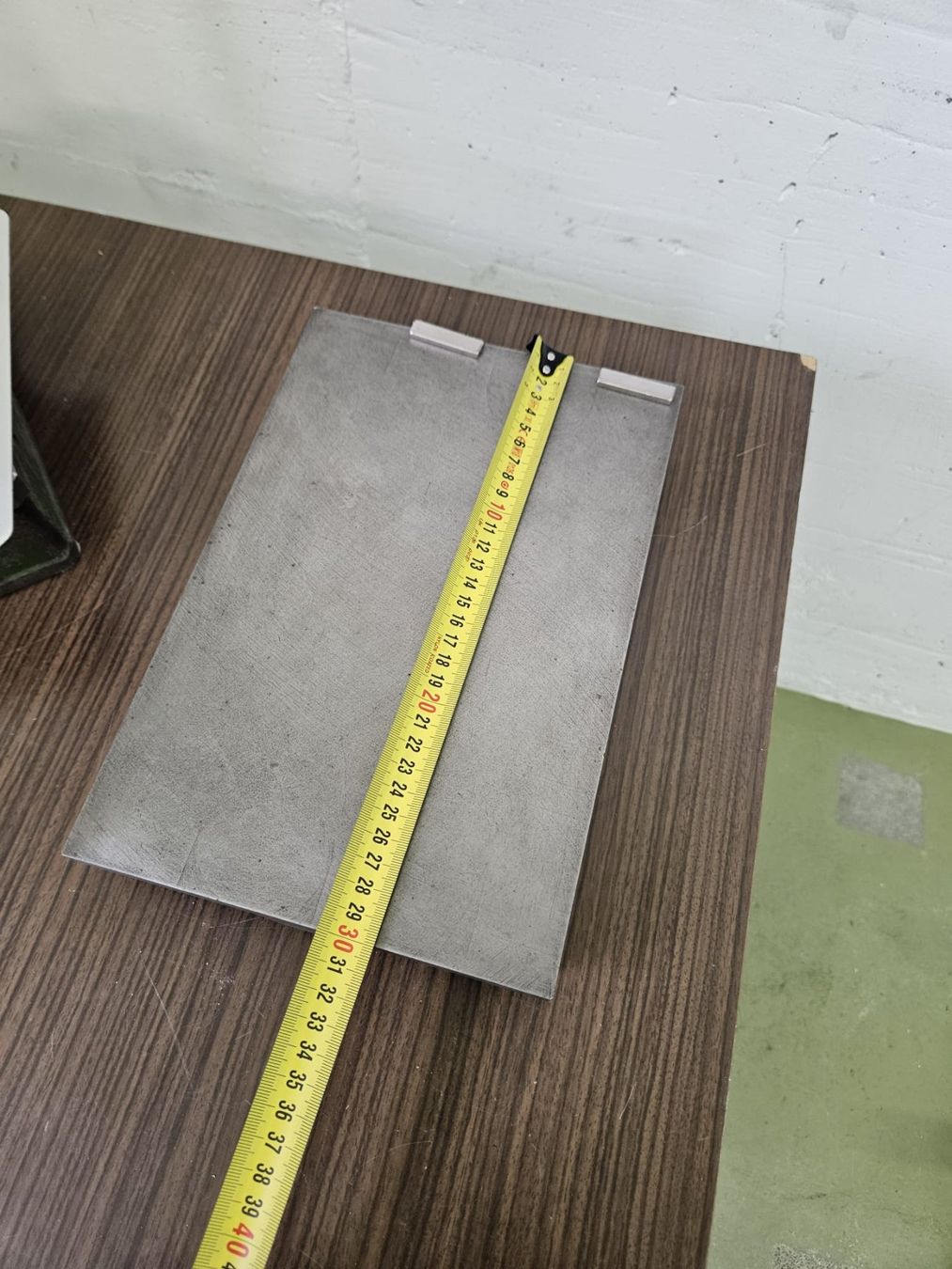 Tavoli: Stahltisch mit Holztablar und Messzubehör – Usato da Winterthur venduto da Moineau_Mechanics 2