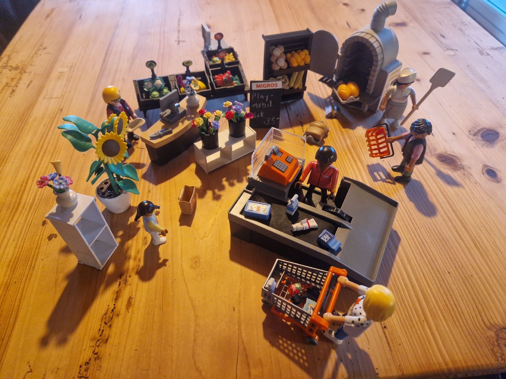 Playmobil Spielzeuge: Vier Migros Playmobil Sets 2024 – Gebraucht aus Ramlinsburg von Jamsidedown