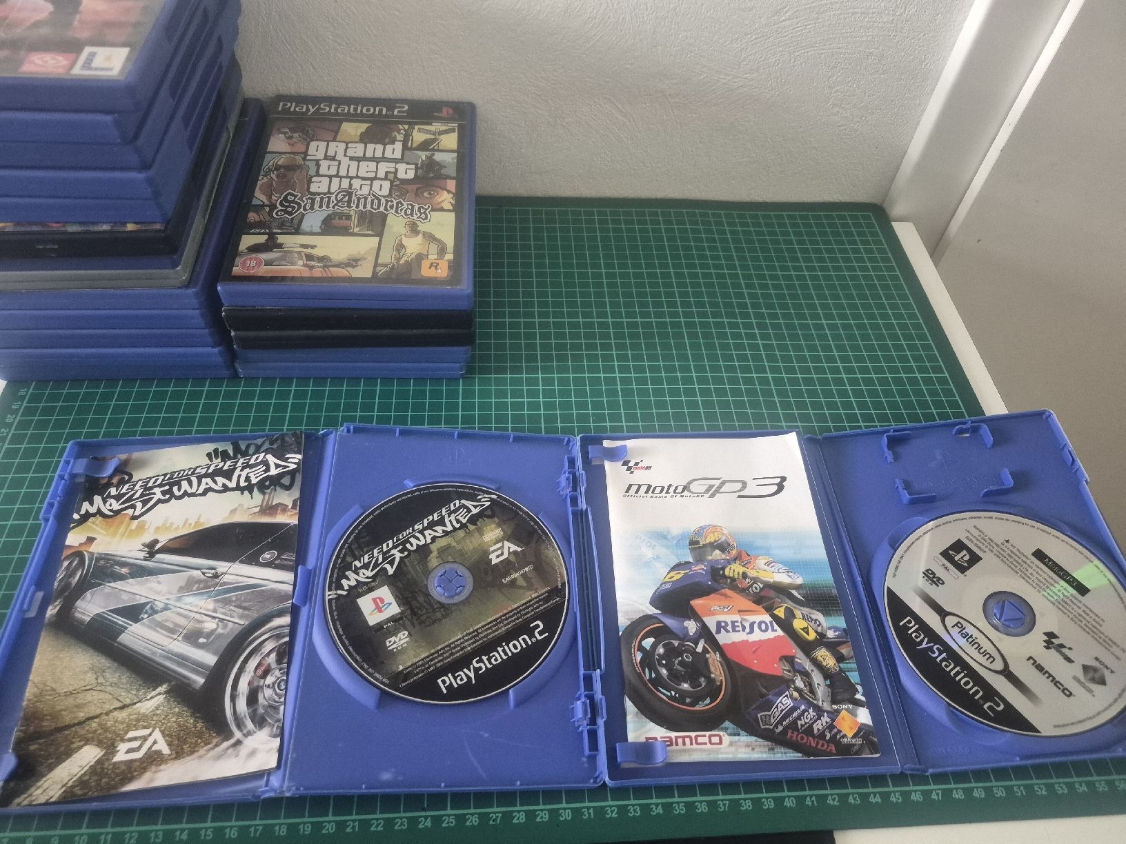 Sony Spiele: Moto GP 3 & Need for Speed Most Wanted PS2 – Gebraucht aus Meyrin von Retro-GZ 1