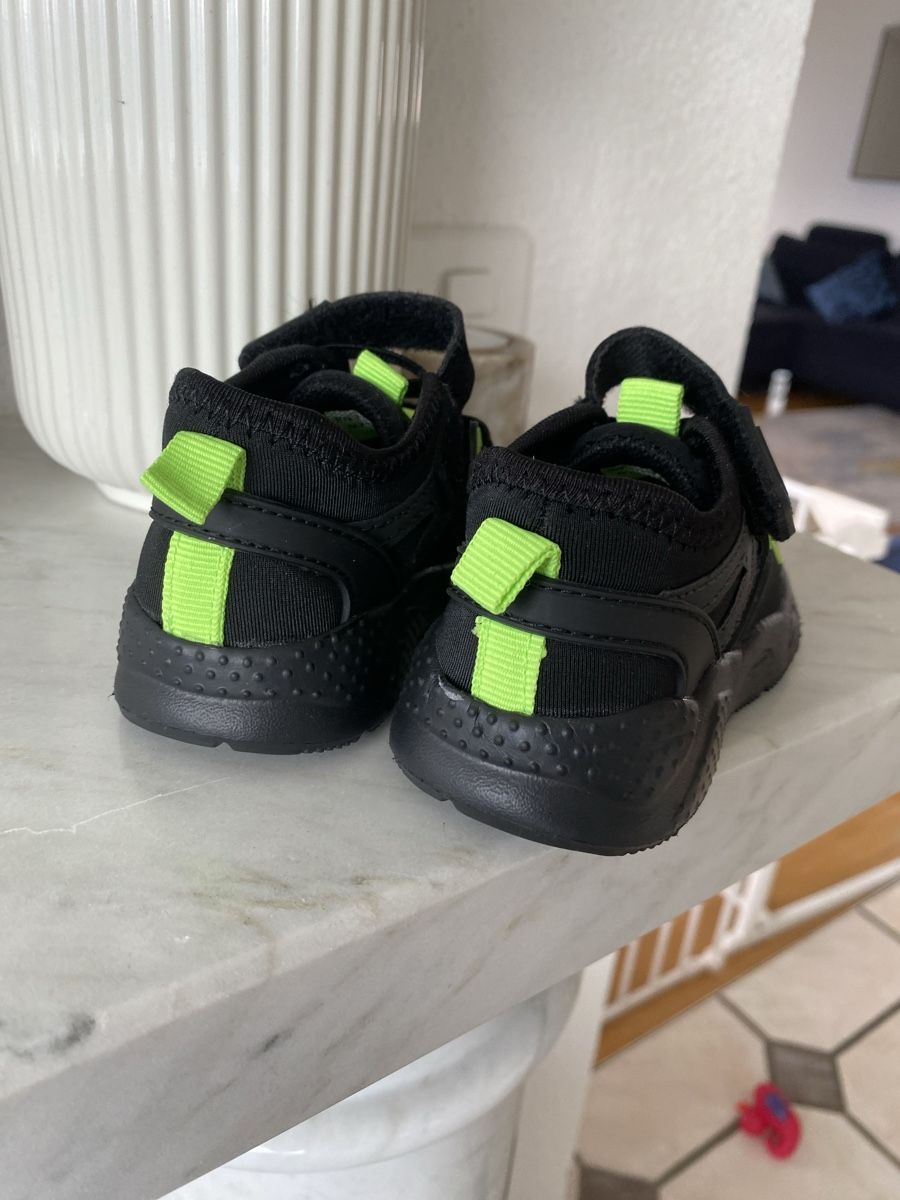 Scarpe per ragazzi: Baby sneakers 22 – Nuovo (secondo la descrizione) da Blonay venduto da art_7f87 1