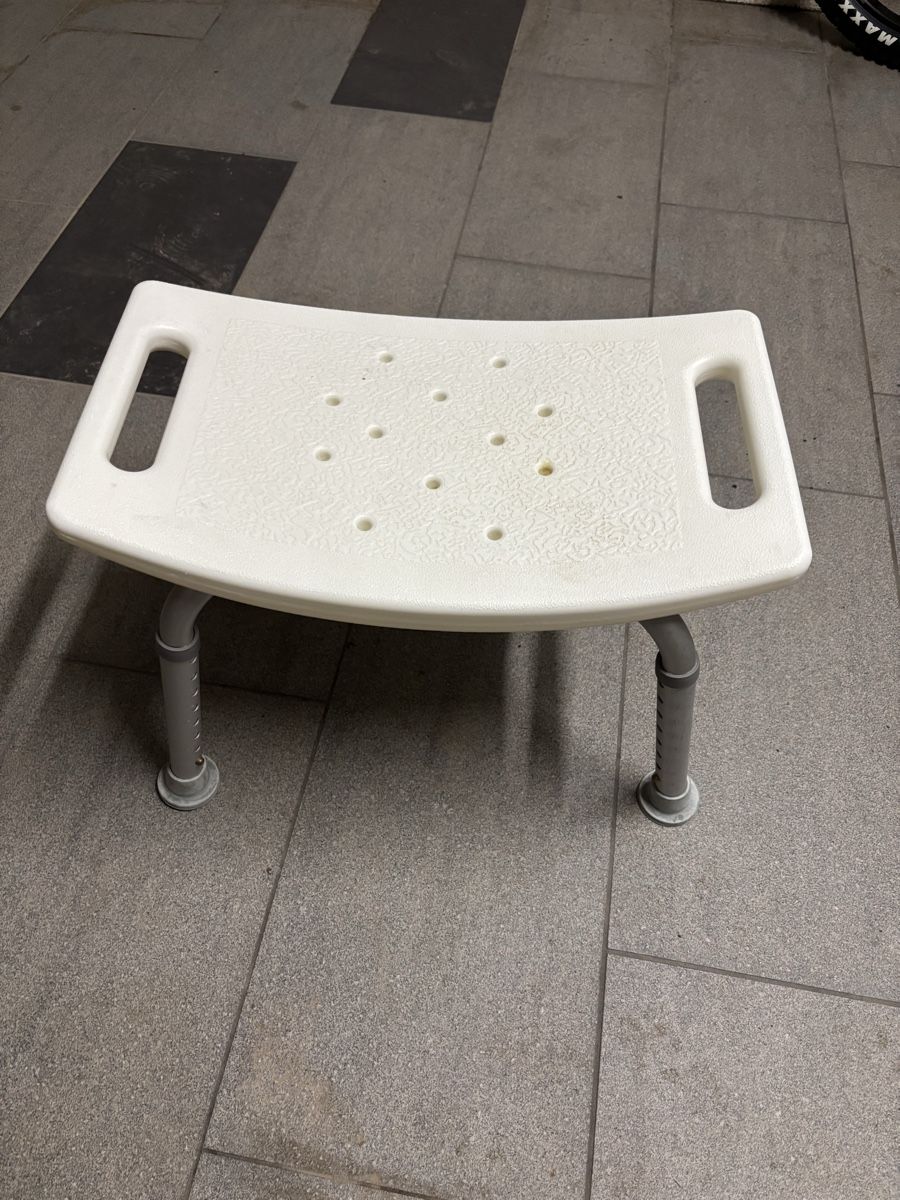 Sedie: Siège pour baignoire Max 120 kg – Usato da Blonay venduto da Ollorvi 2
