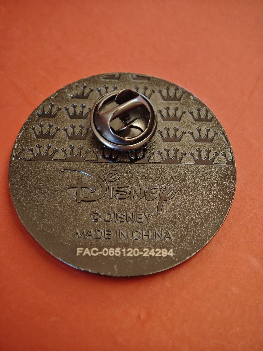 Disney Placchette & Badge: Pin Loungefly Disney Mulan/Shan Yu – Usato da Urdorf venduto da AHOI-90 1
