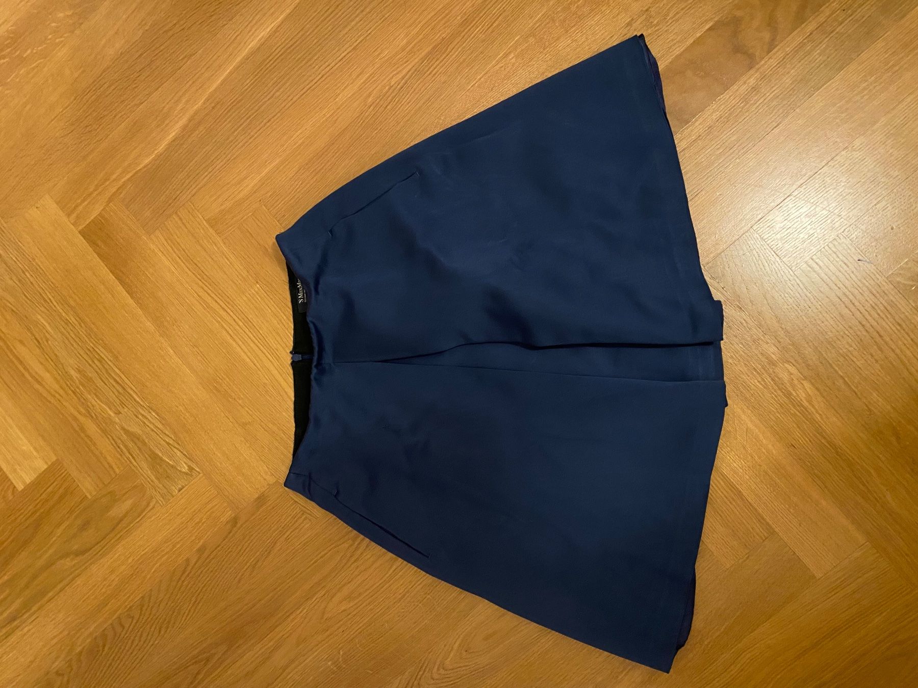 Max Mara Gonne: Blauer MaxMara Rock – Usato da Zürich venduto da happycastle 2