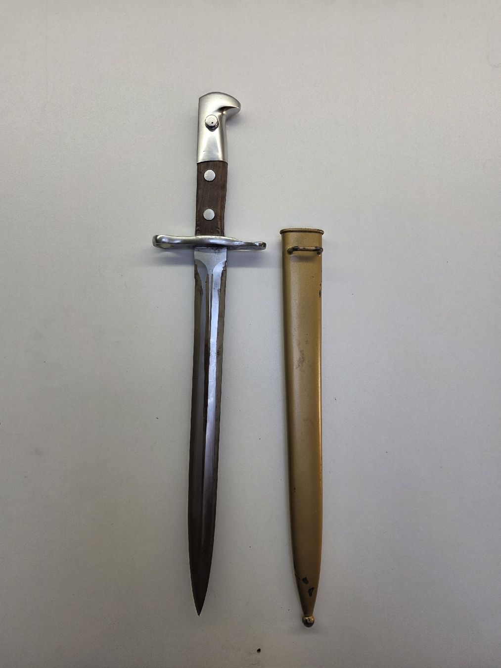 Schweizer Armee Armi bianche: Bajonett mit Scheide, gemarkt Elsener – Usato da Döttingen venduto da Kevi85 1