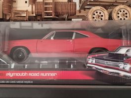 AutoWorld PLYMOUTH ROAD RUNNER 1969 1/2