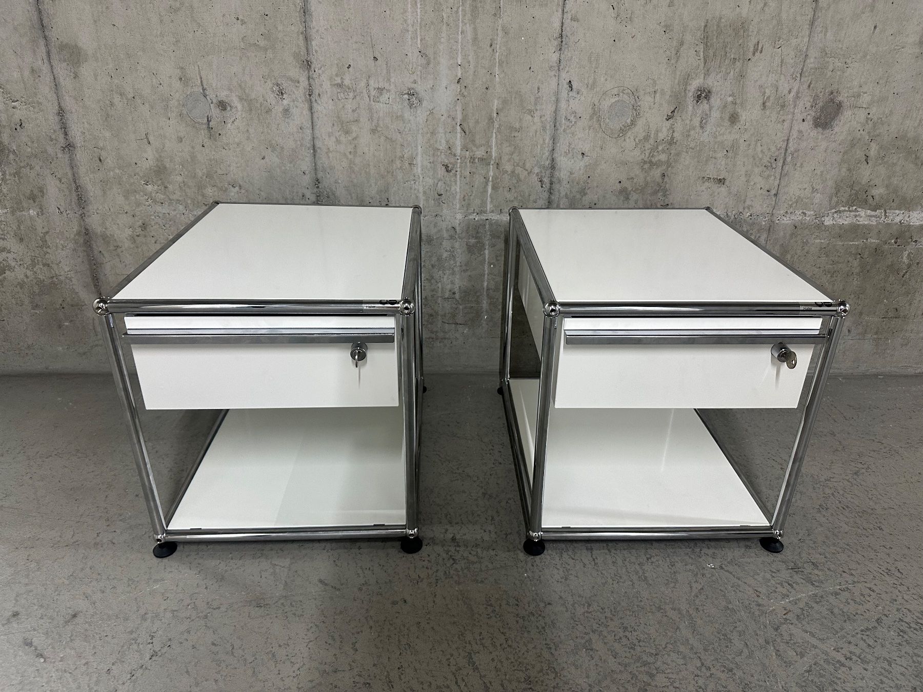 USM Comodini: Original 2 x USM Haller Nachttisch  in Weiss – Usato da Pfaffhausen venduto da only.lux 4