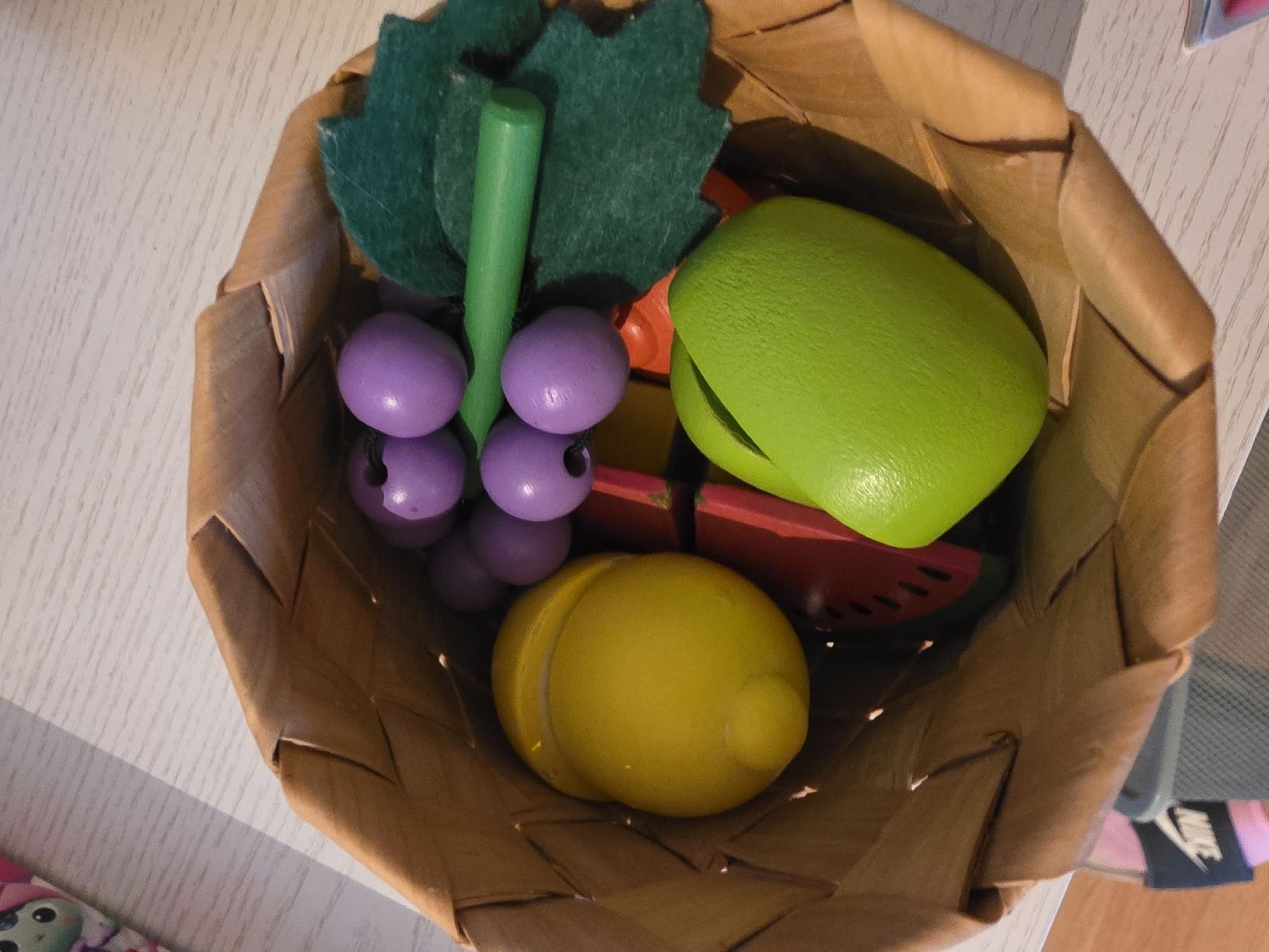 Spielzeuge: Holzfrüchte – Gebraucht aus Dietlikon von BKH