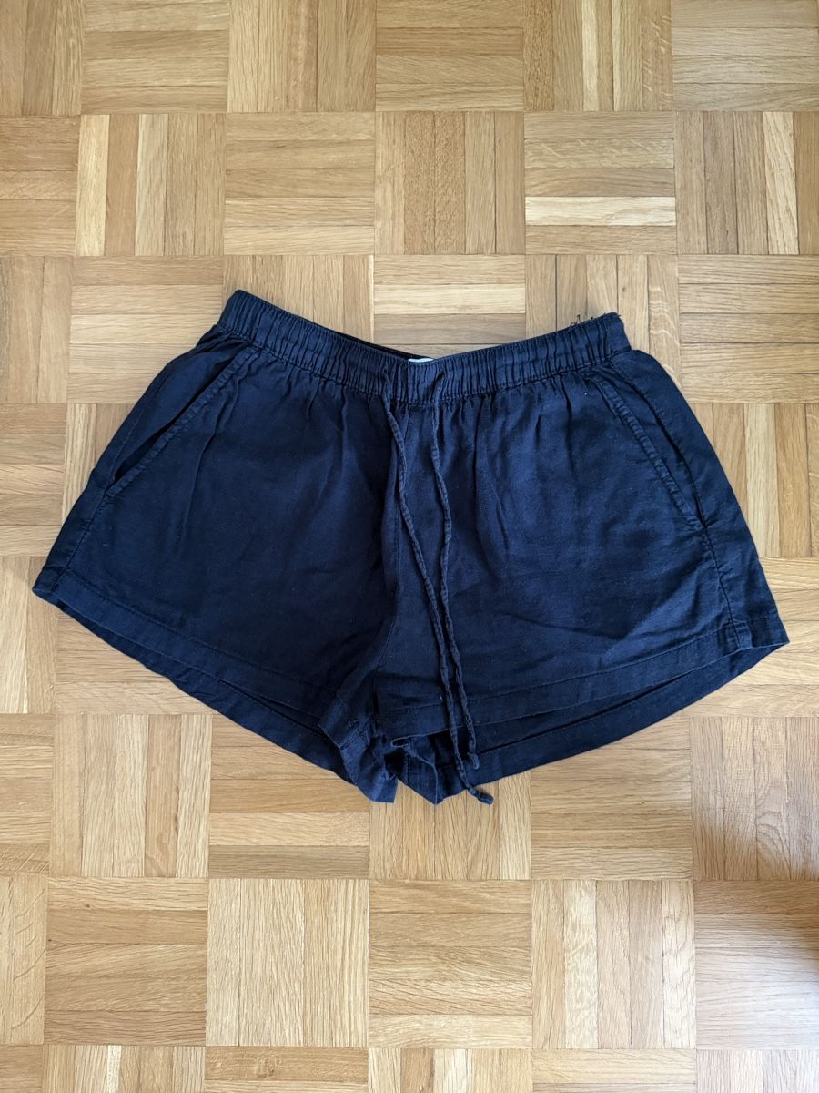 Bershka Pantaloni: Bershka Shorts – Usato da Binningen venduto da zoemaya
