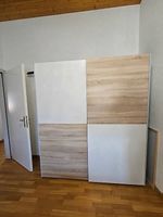 Geräumiger Schiebetürenschrank