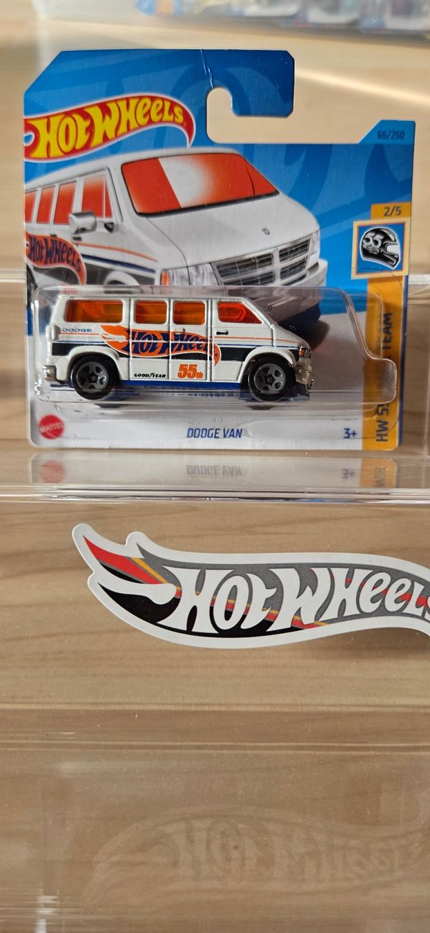 Hot Wheels Modellini d'auto: Hot Wheels Dodge Van – Nuovo e nell'imballaggio originale da Wegenstetten venduto da scugnizzo01