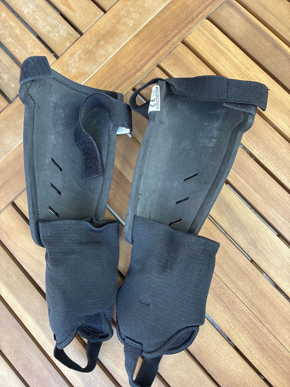 Protections: Schienbeinschoner Nike Schwarz, Paar – D'occasion à Guntershausen par Gloominati 2